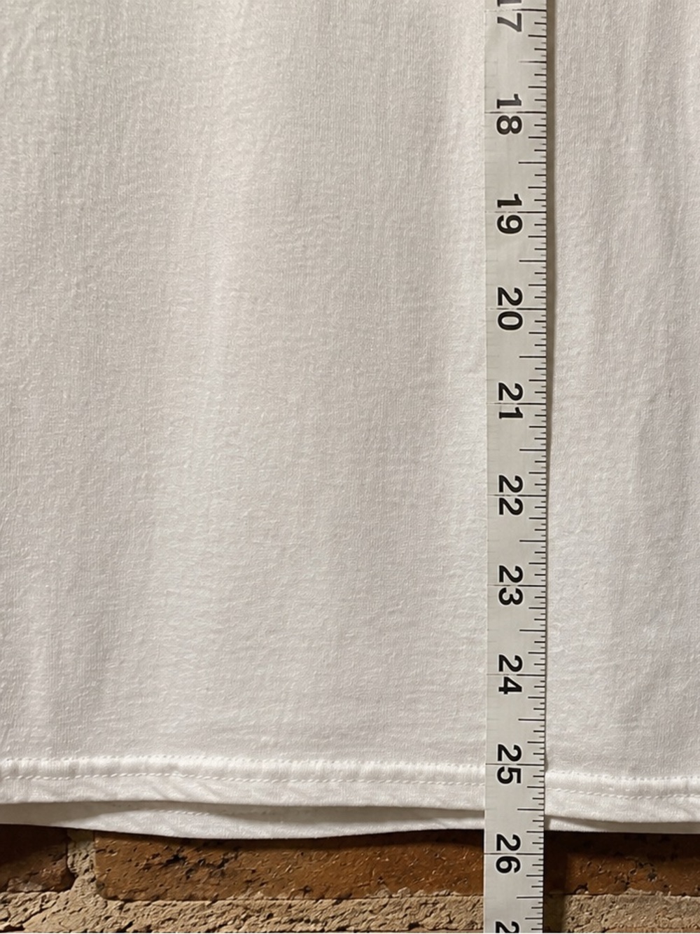 Gildan 5000 White Tee with Brown Floral Chest Band, Vintage Size L - Picture 5 of 5